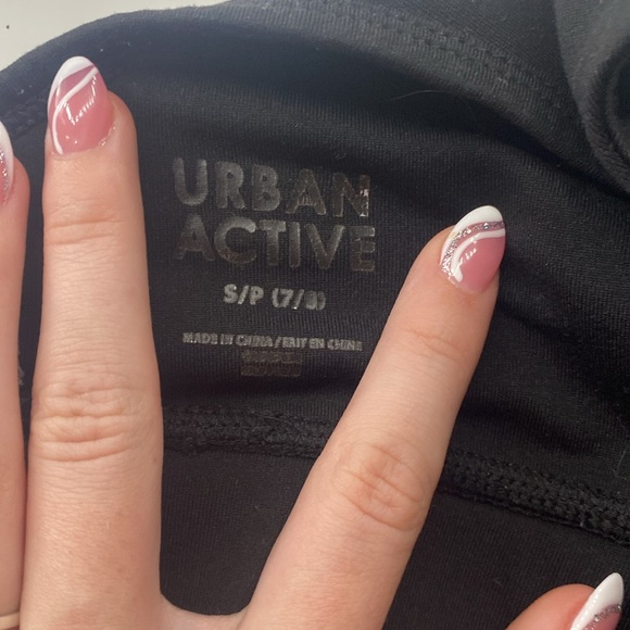 Kids sports bra, Size small like new - Picture 2 of 3